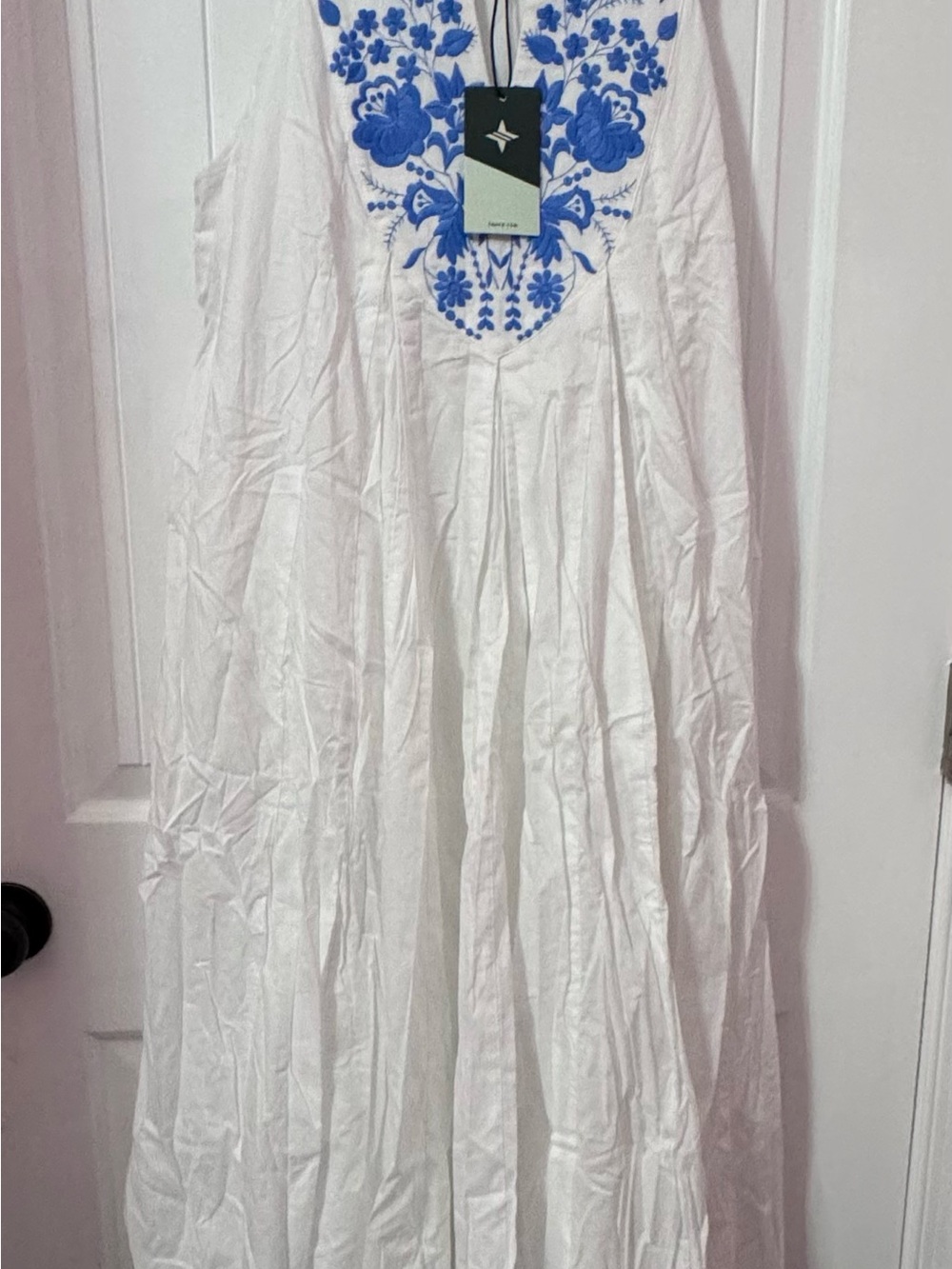 Tuckernuck White Cyprus Maxi Dress Large Floral Embroidered NWT Summer Vacation - Picture 2 of 3